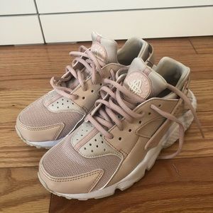 New Light Pink Nike Huaraches
